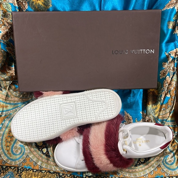 Louis Vuitton (size 6) - Picture 3 of 5